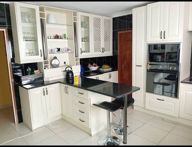 3 BEDROOM HOUSE FOR SALE IN ORANJEVILLE